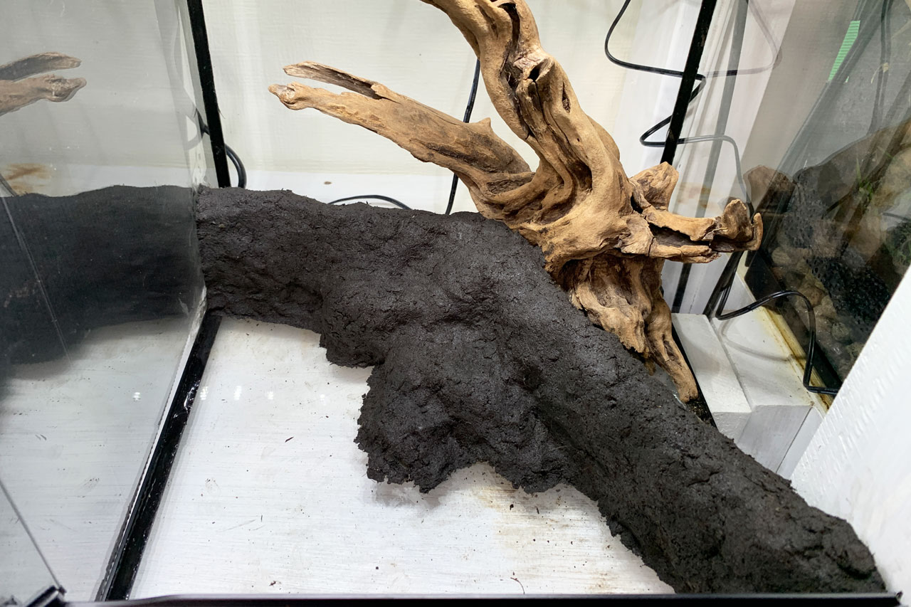アクアテラリウム作り、その4、固まる君で地形づくり