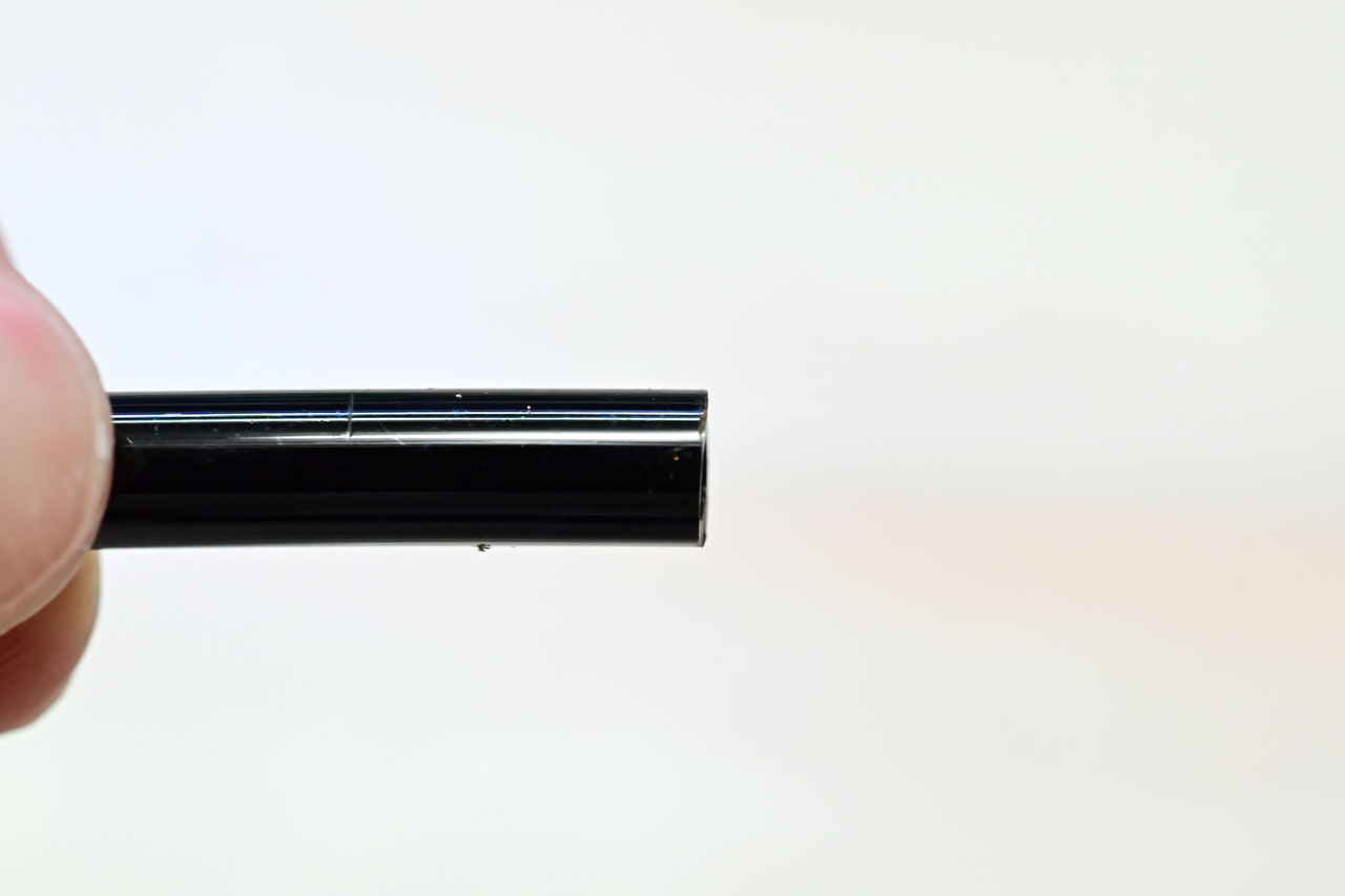 真っ直ぐカットされたミストチューブ