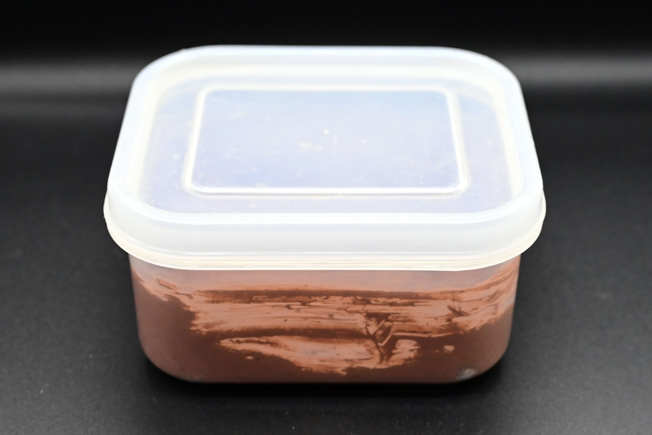 作成したトビムシクレイによる飼育容器