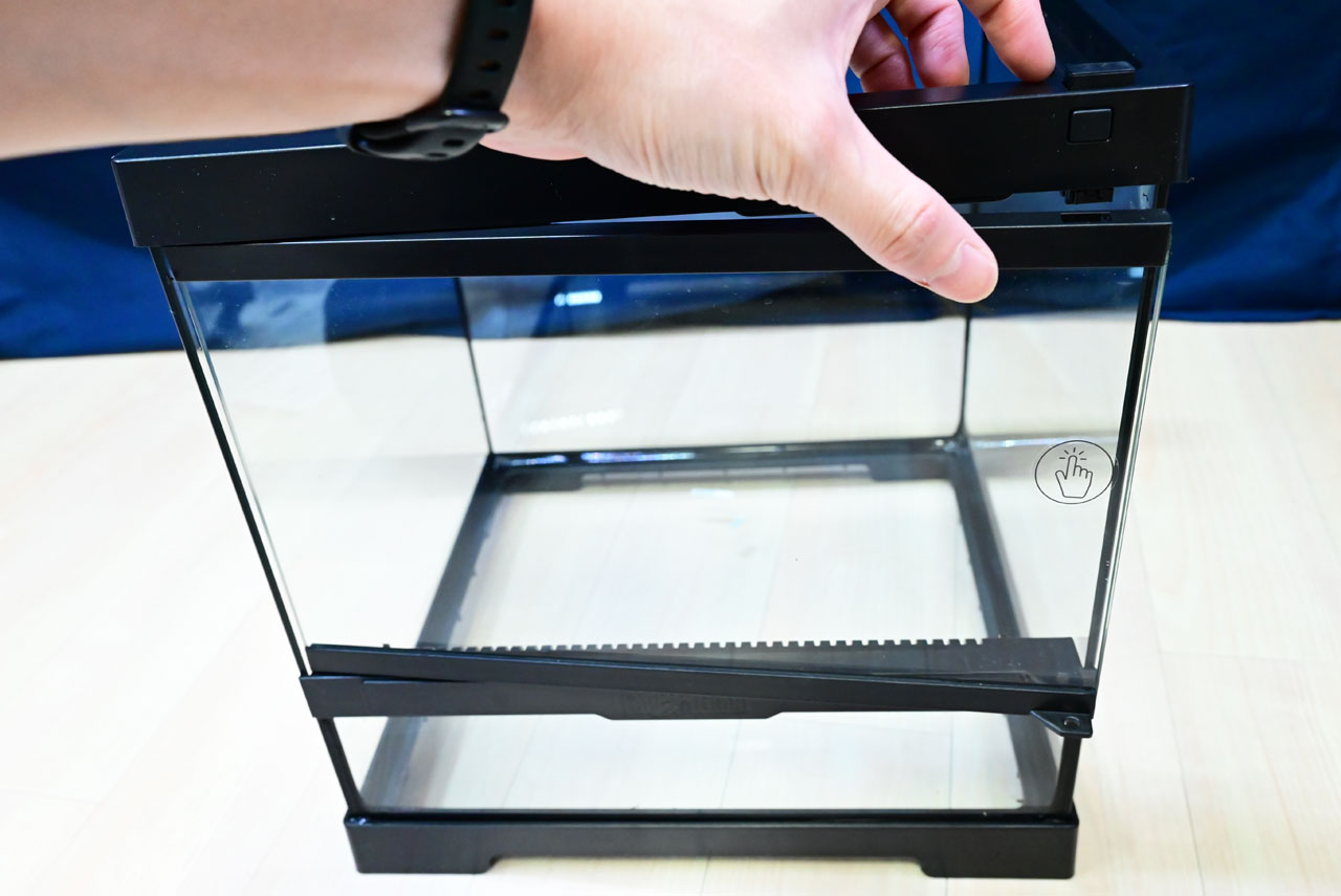 グラステラリウムPROの扉の開封その2