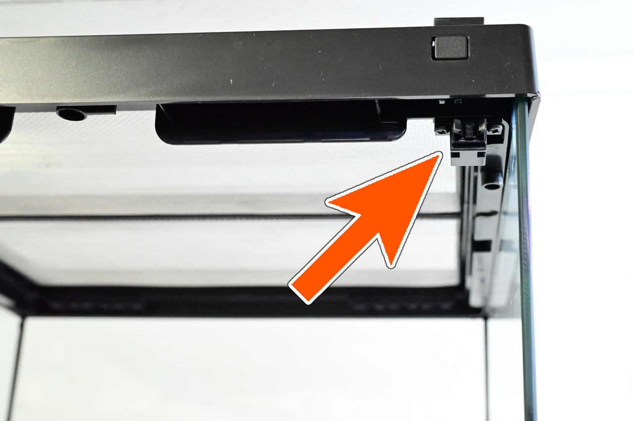 フロント扉の扉受け