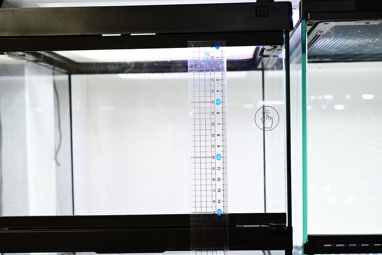 グラステラリウムPRO3030の上側鑑賞ガラスの高さ、15cm