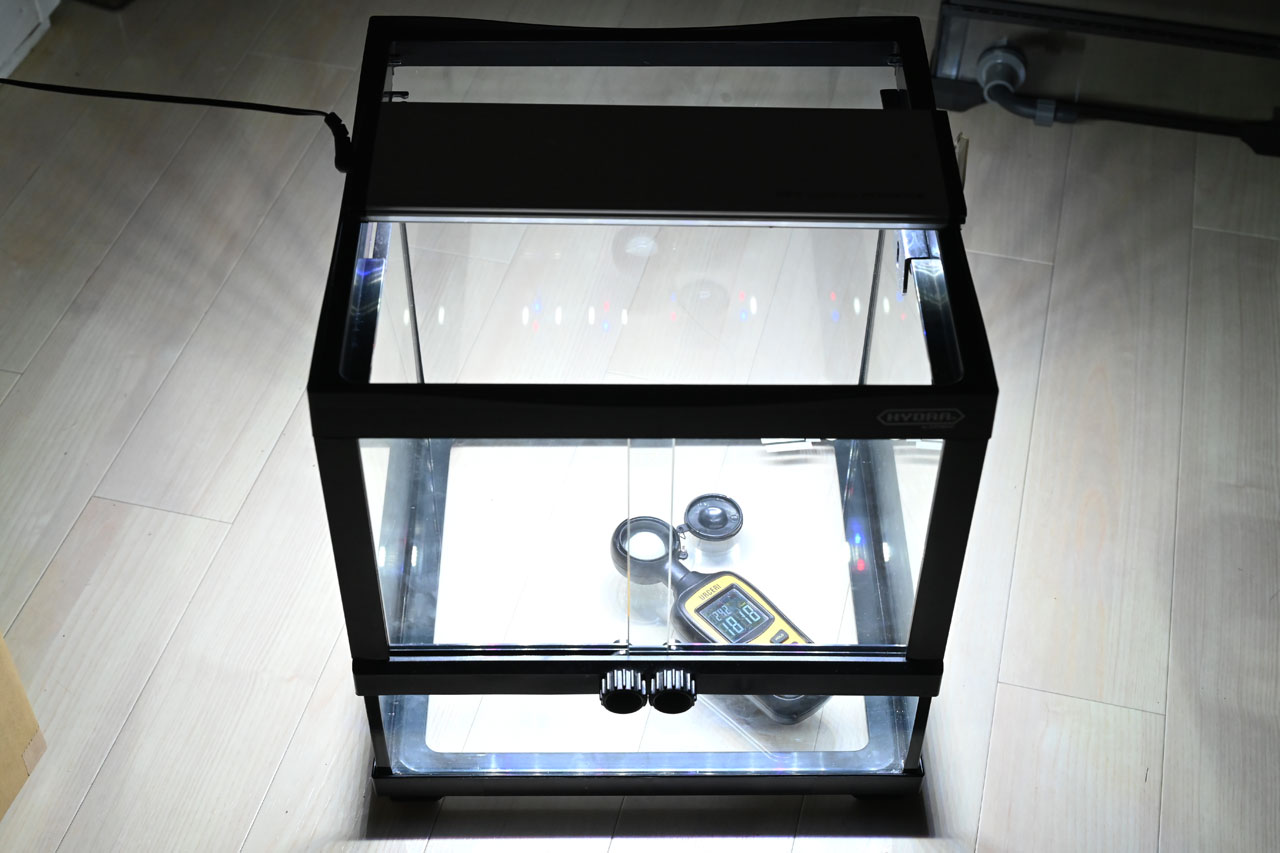 ヒュドラケース3133、フタ無し時の光量測定（1818Lx）