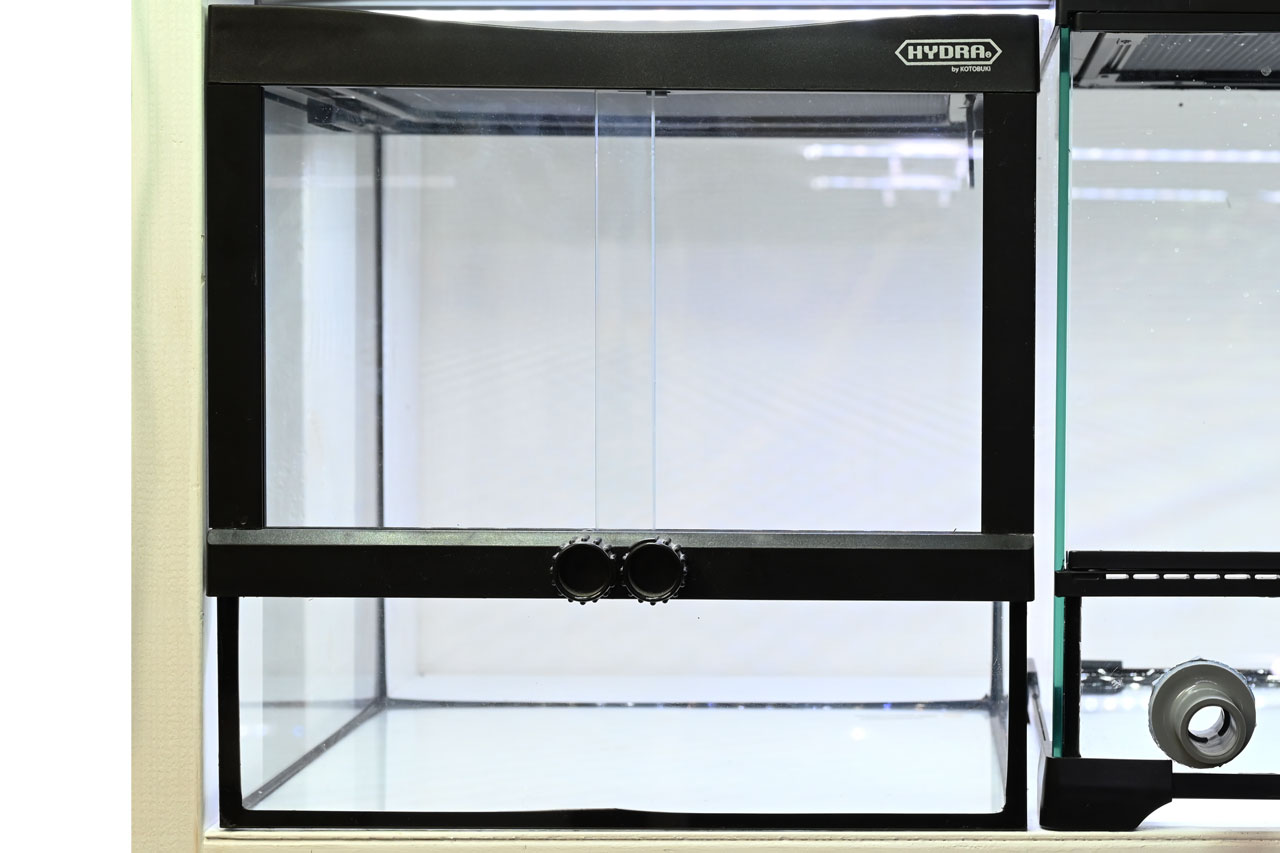 ヒュドラケース3133、底パネルを取り外した時の外観