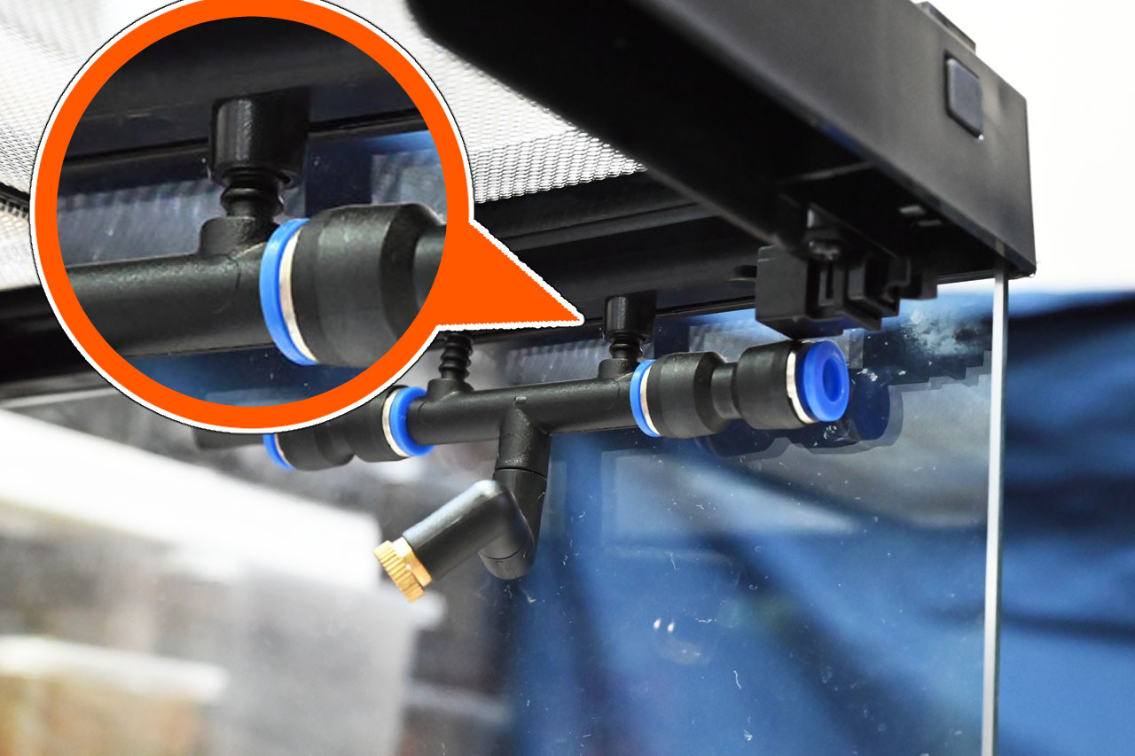 グラステラリウムPROのモンスーン用ノズルにハマったポケットタイマー付きミストシステムのノズル