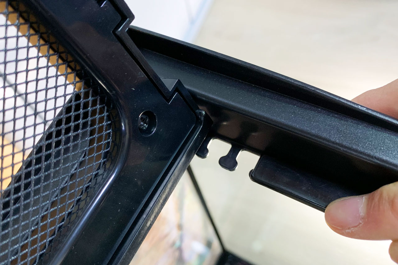 ヒュドラケース3133、コード穴